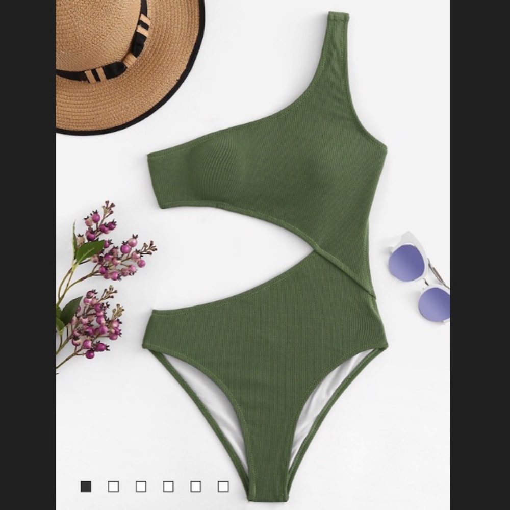 Cutout Swimsuit ☀️ NWT
